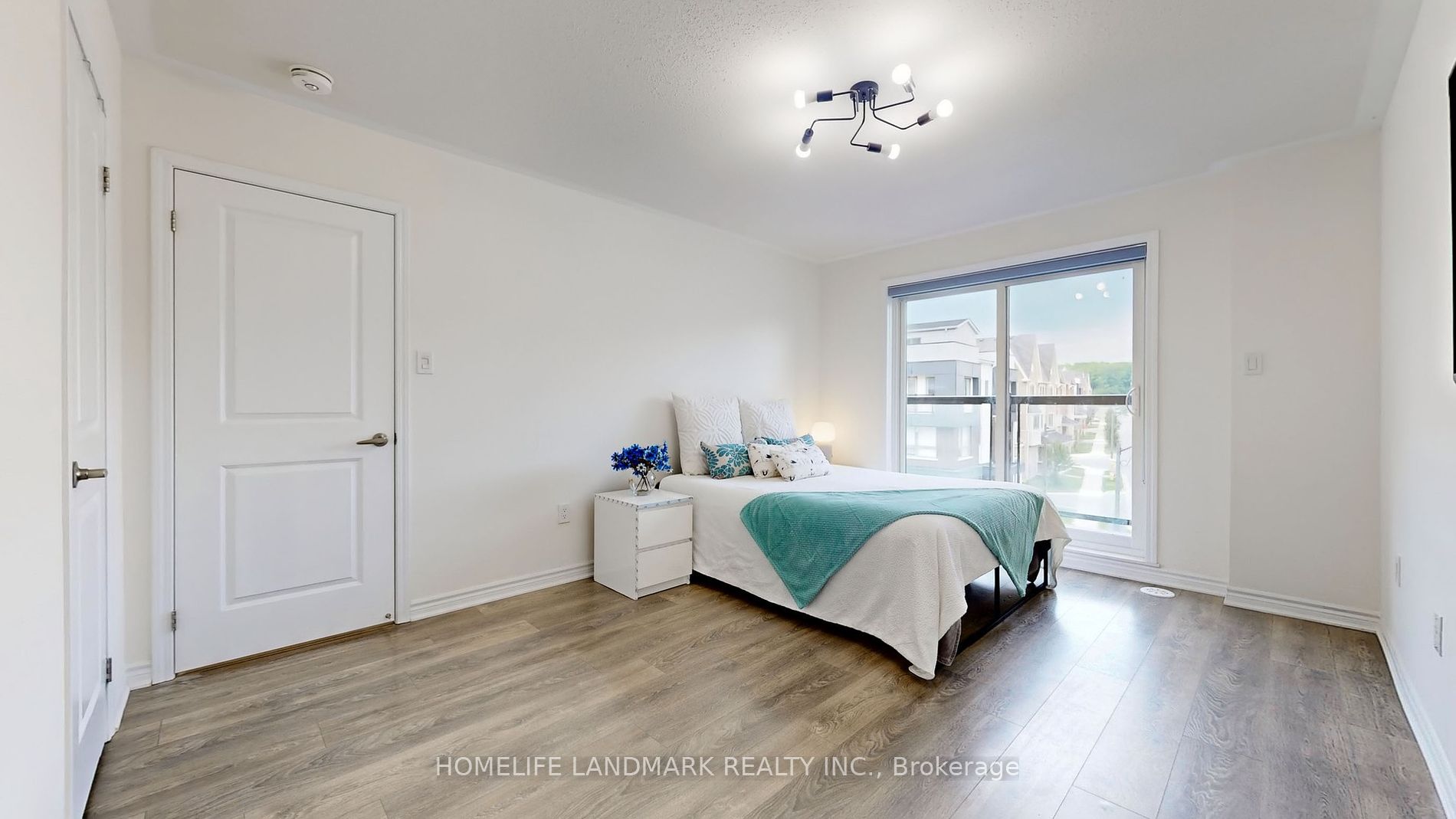20 Adam Sellers Street, #28
