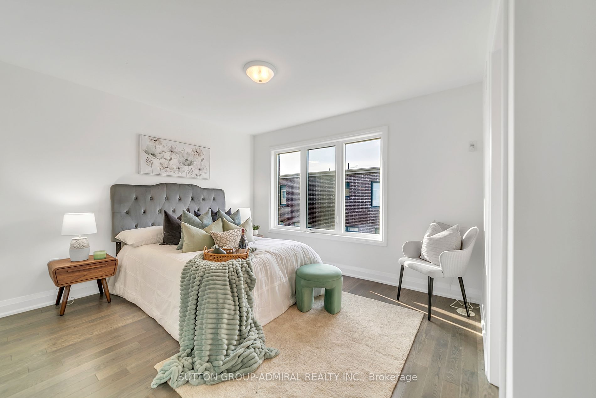 153 Moneypenny Place