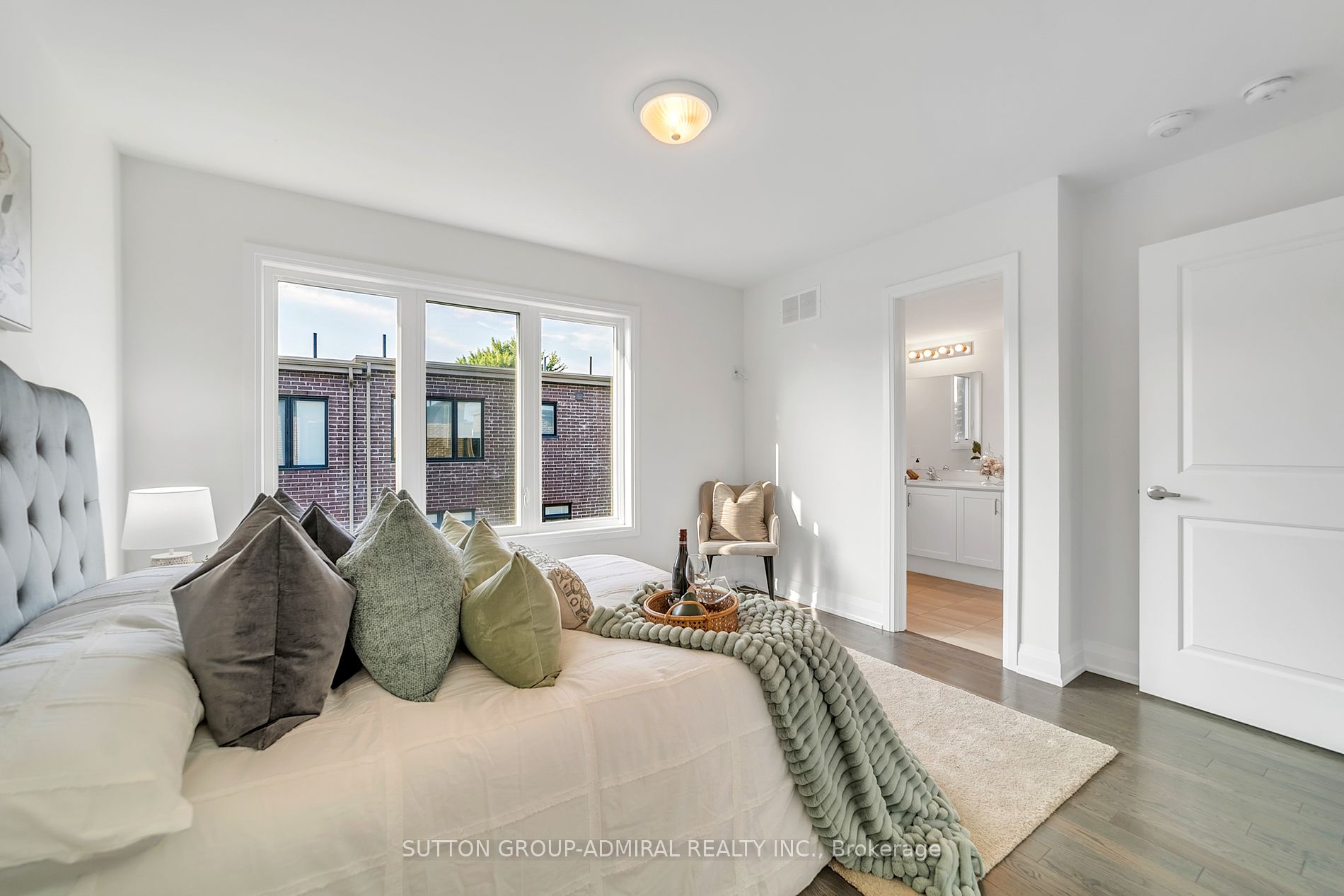 153 Moneypenny Place