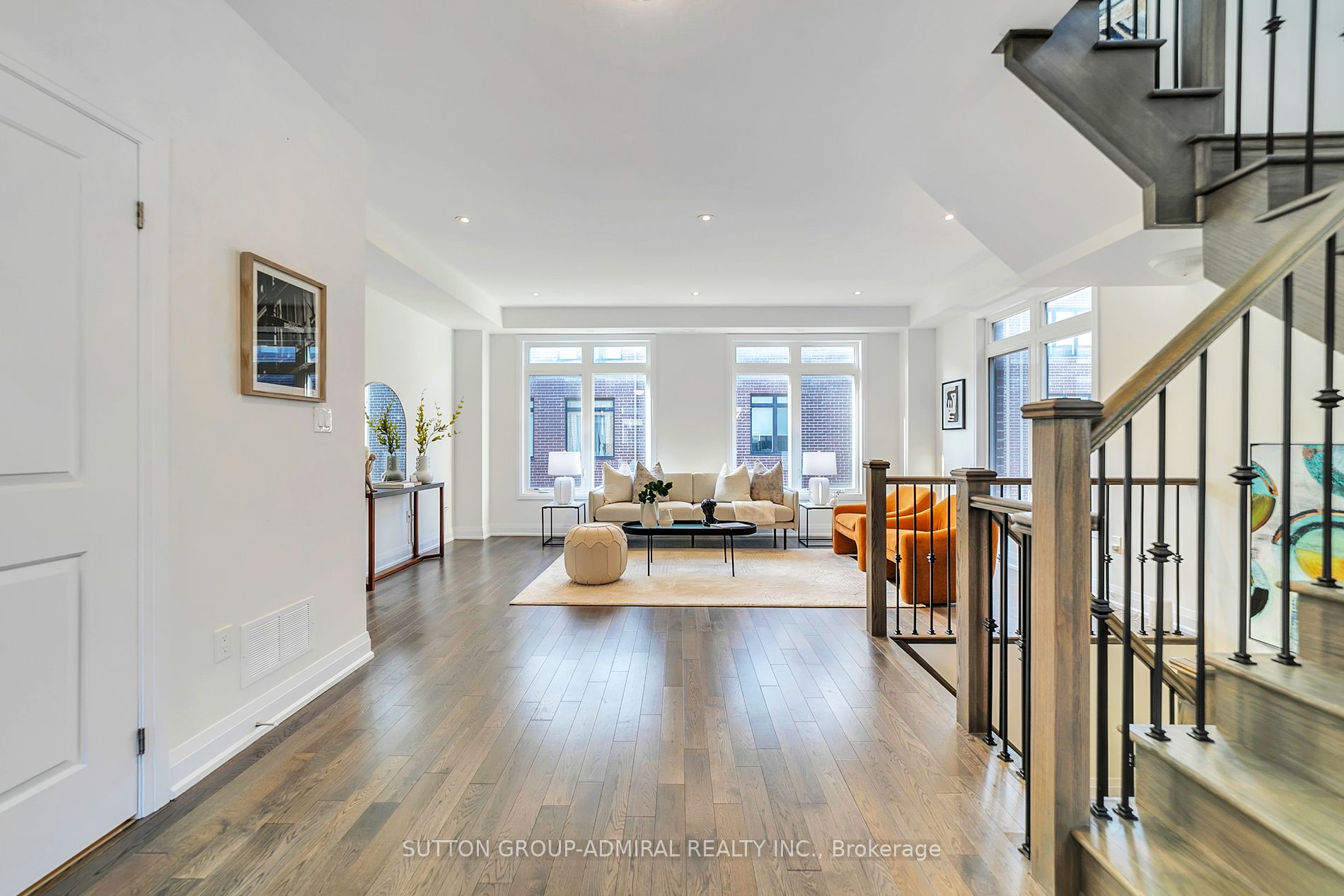153 Moneypenny Place