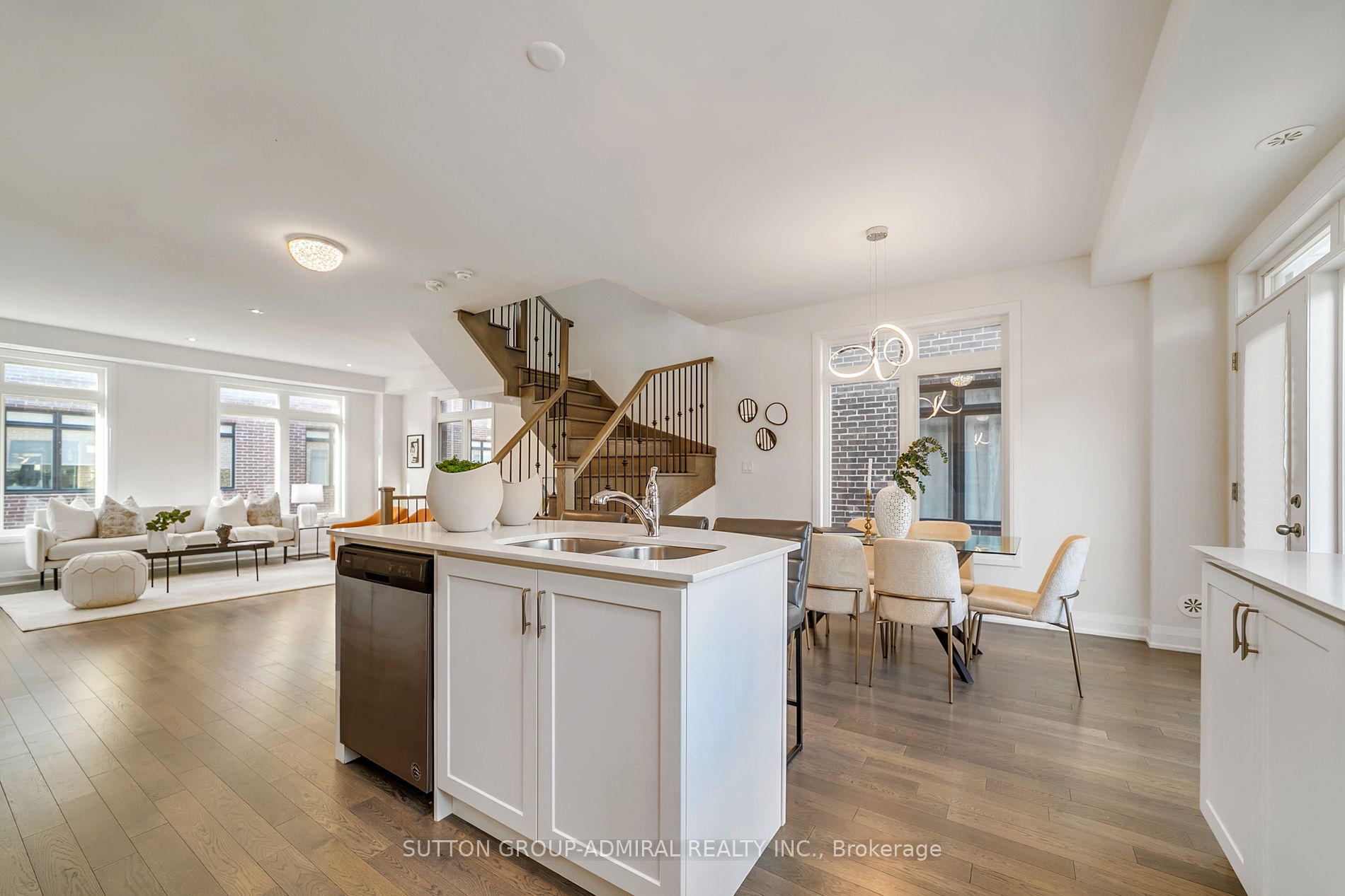 153 Moneypenny Place