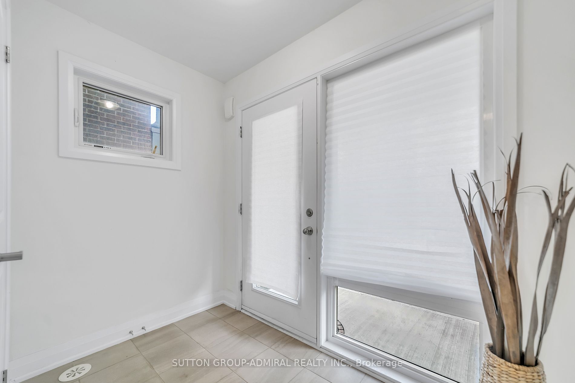 153 Moneypenny Place