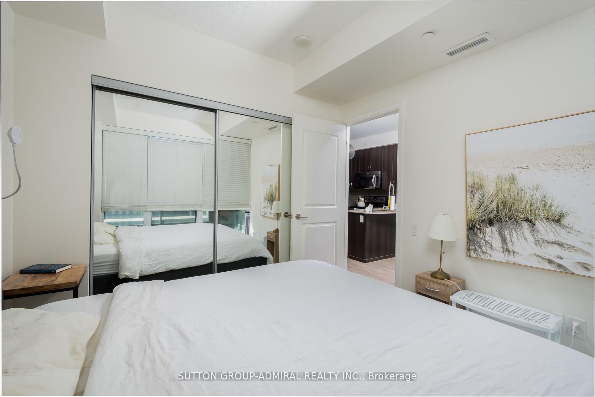 7608 Yonge St, #326