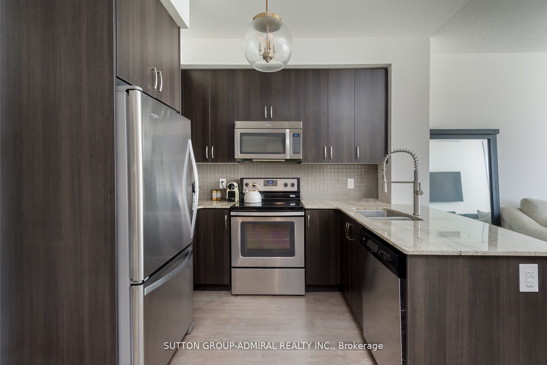 7608 Yonge St, #326