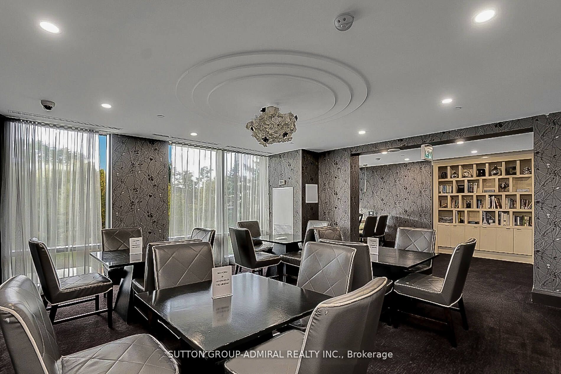 7608 Yonge St, #326