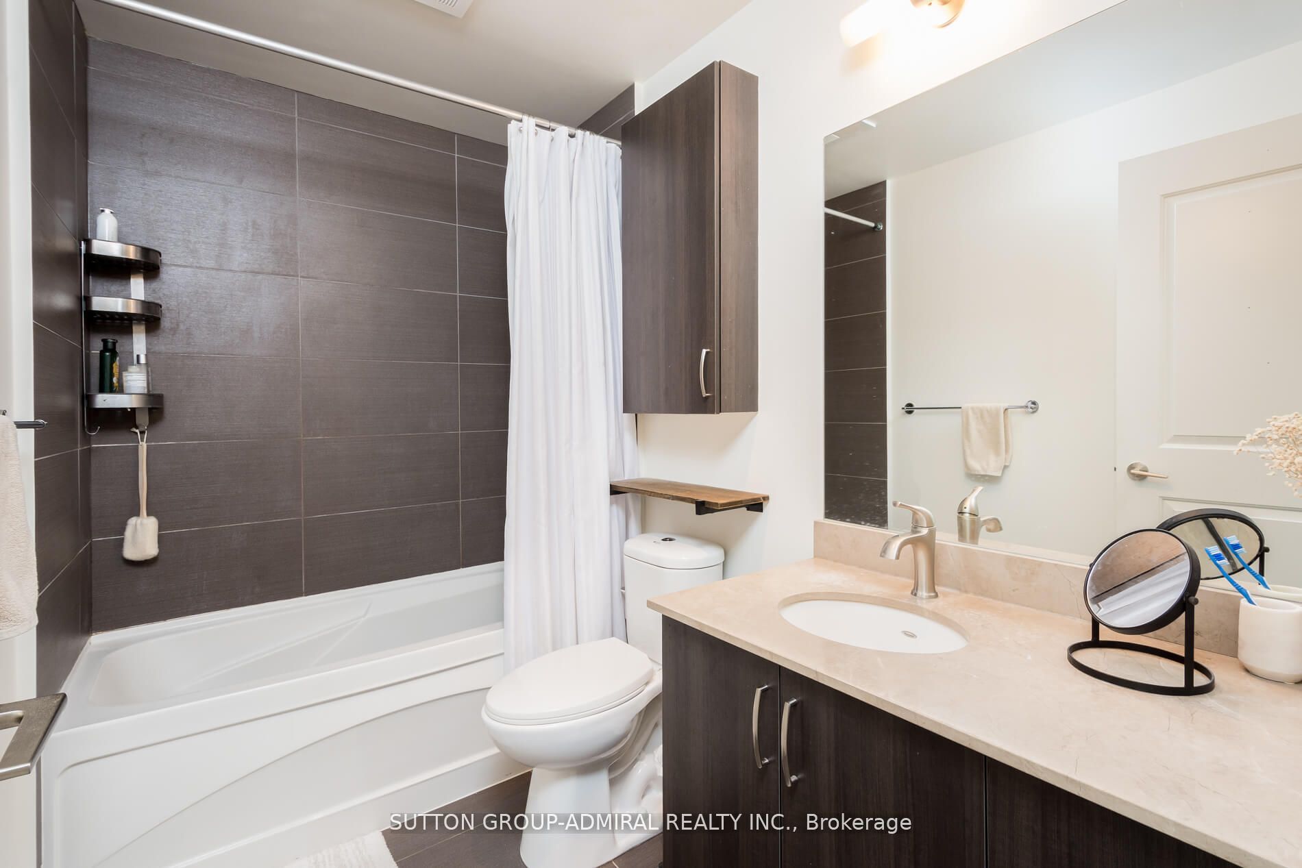 7608 Yonge St, #326