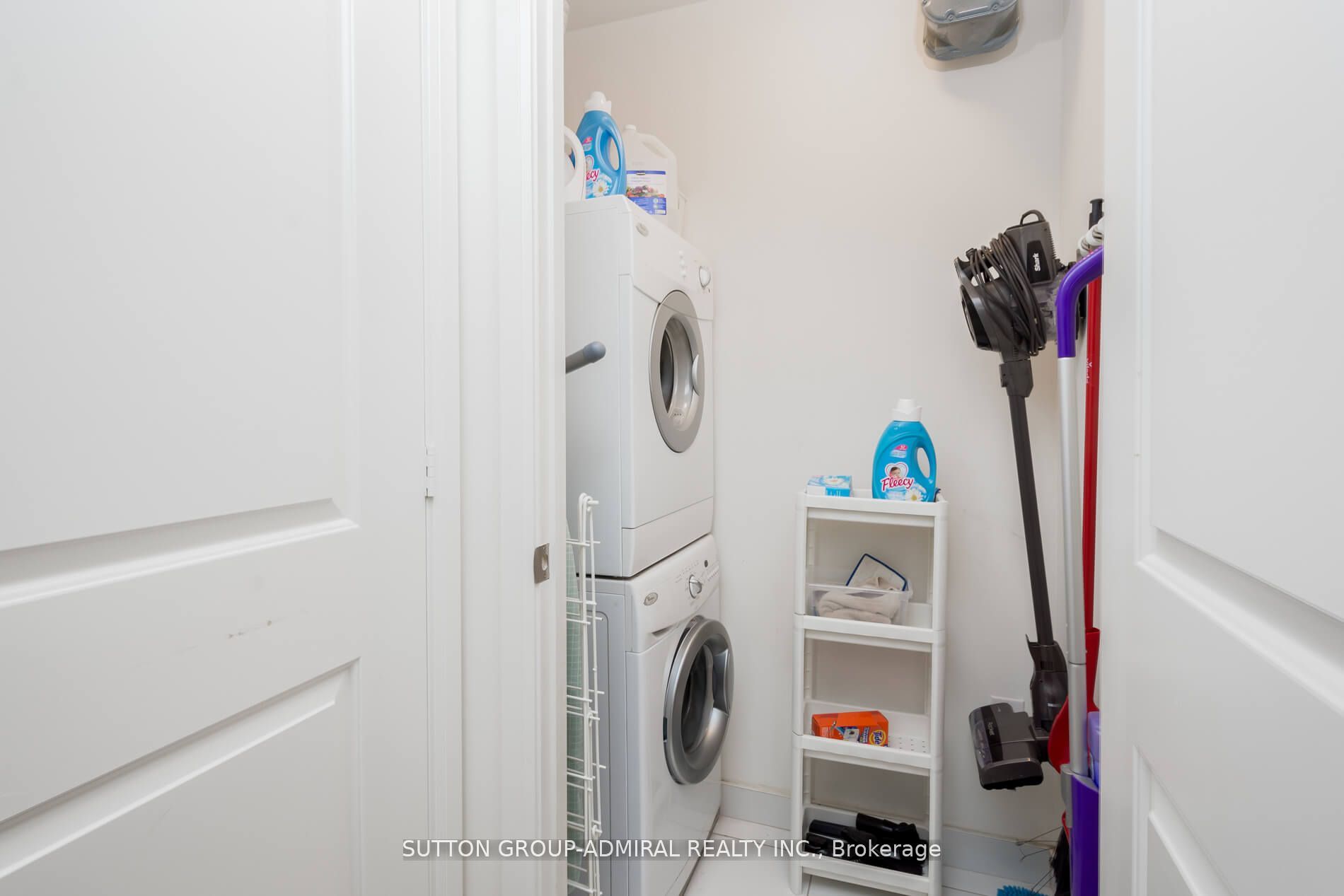7608 Yonge St, #326