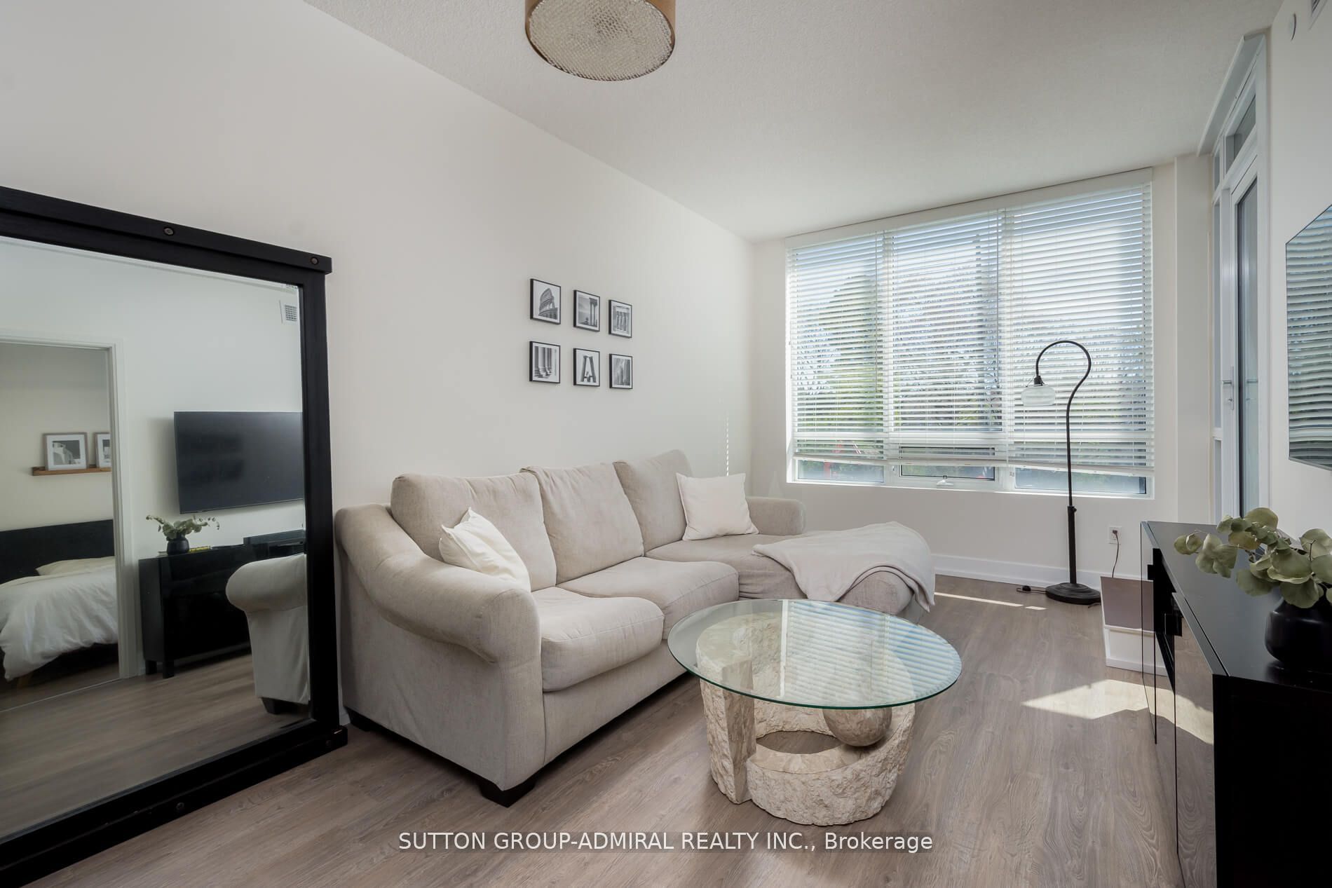 7608 Yonge St, #326