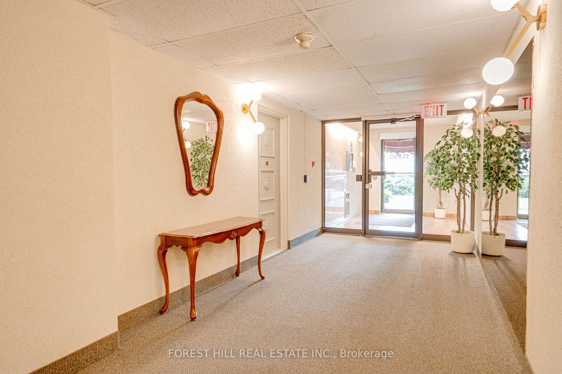 15390 Yonge St, #401