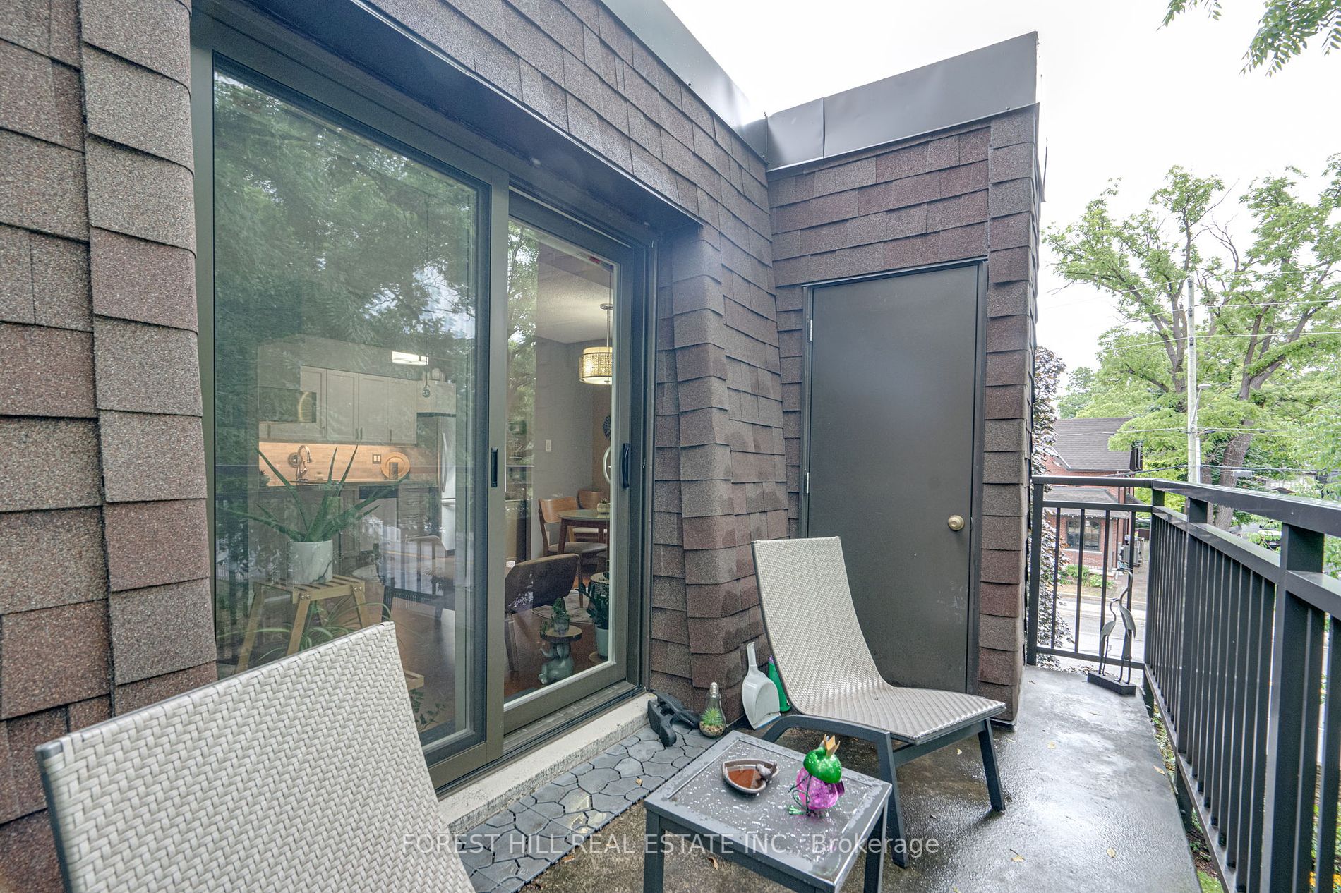 15390 Yonge St, #401
