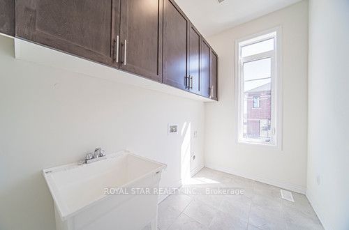 72 Weslock Cres