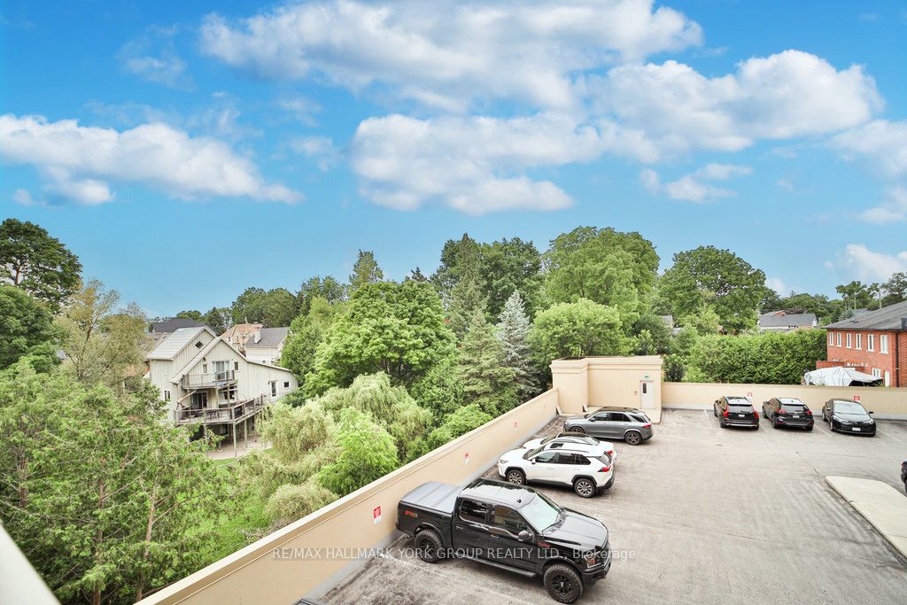 15277 Yonge St, #303