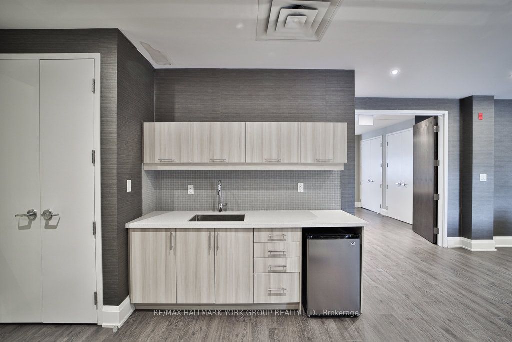 15277 Yonge St, #303