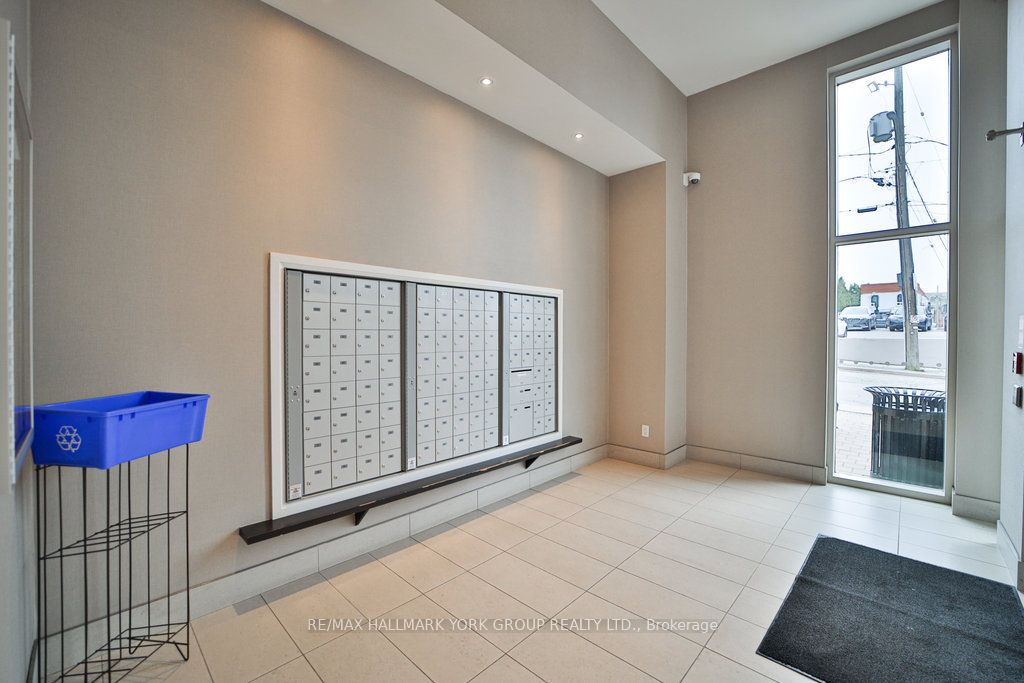 15277 Yonge St, #303