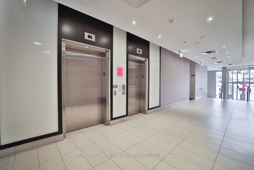 15277 Yonge St, #303