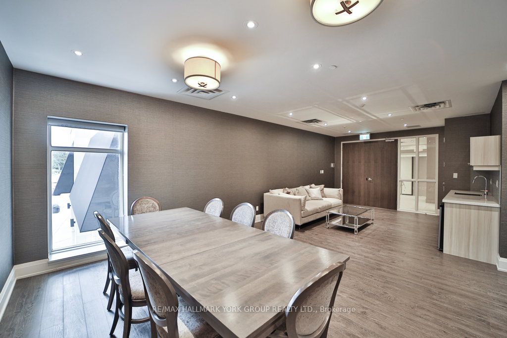 15277 Yonge St, #303