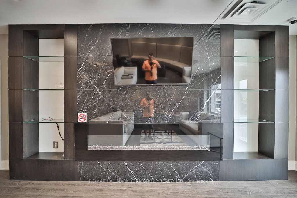 15277 Yonge St, #303