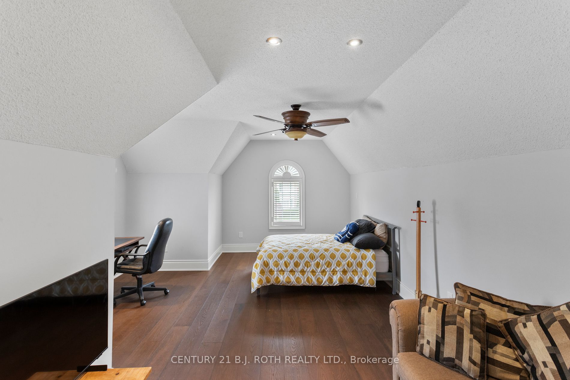 673 Chaleur Pl