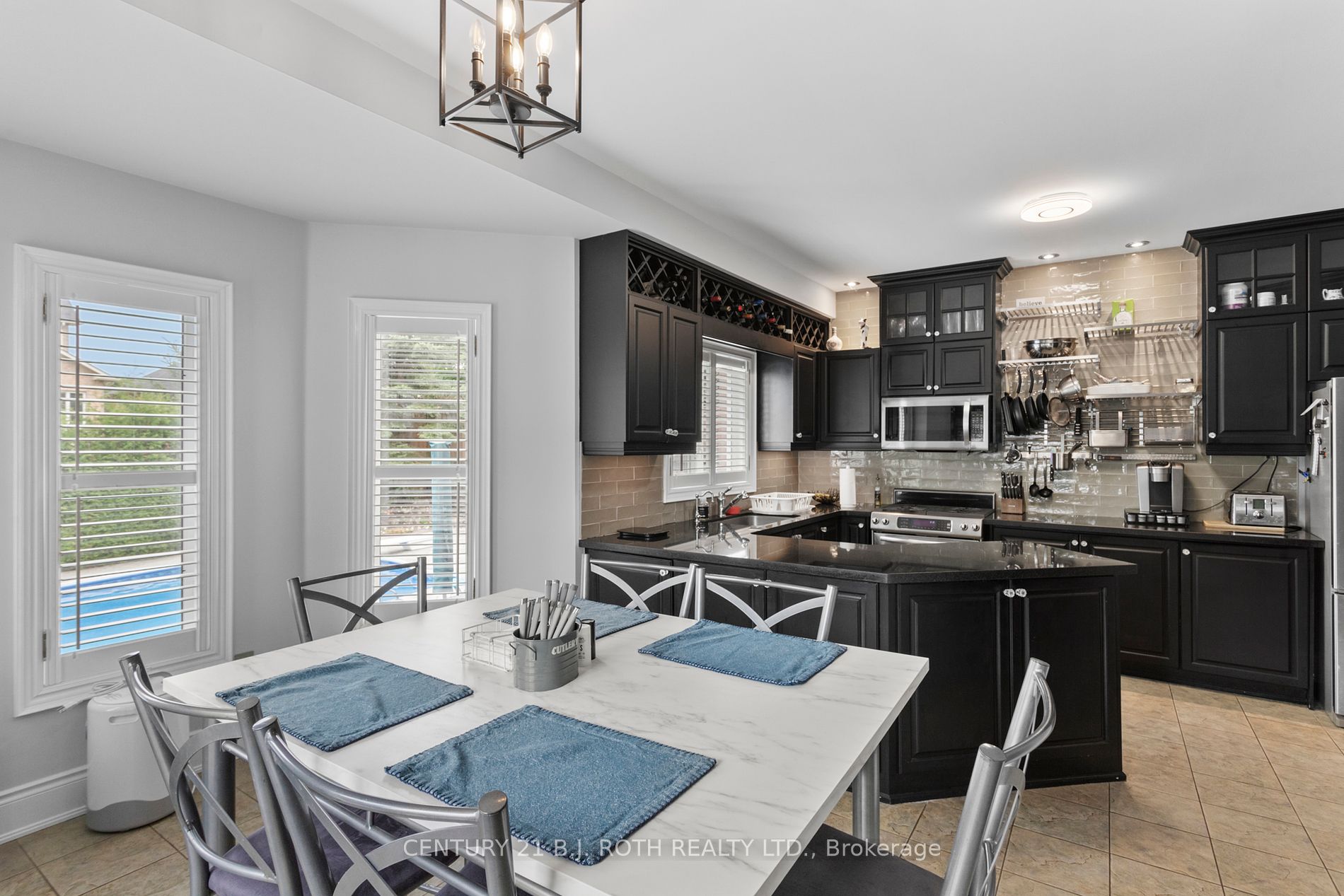 673 Chaleur Pl