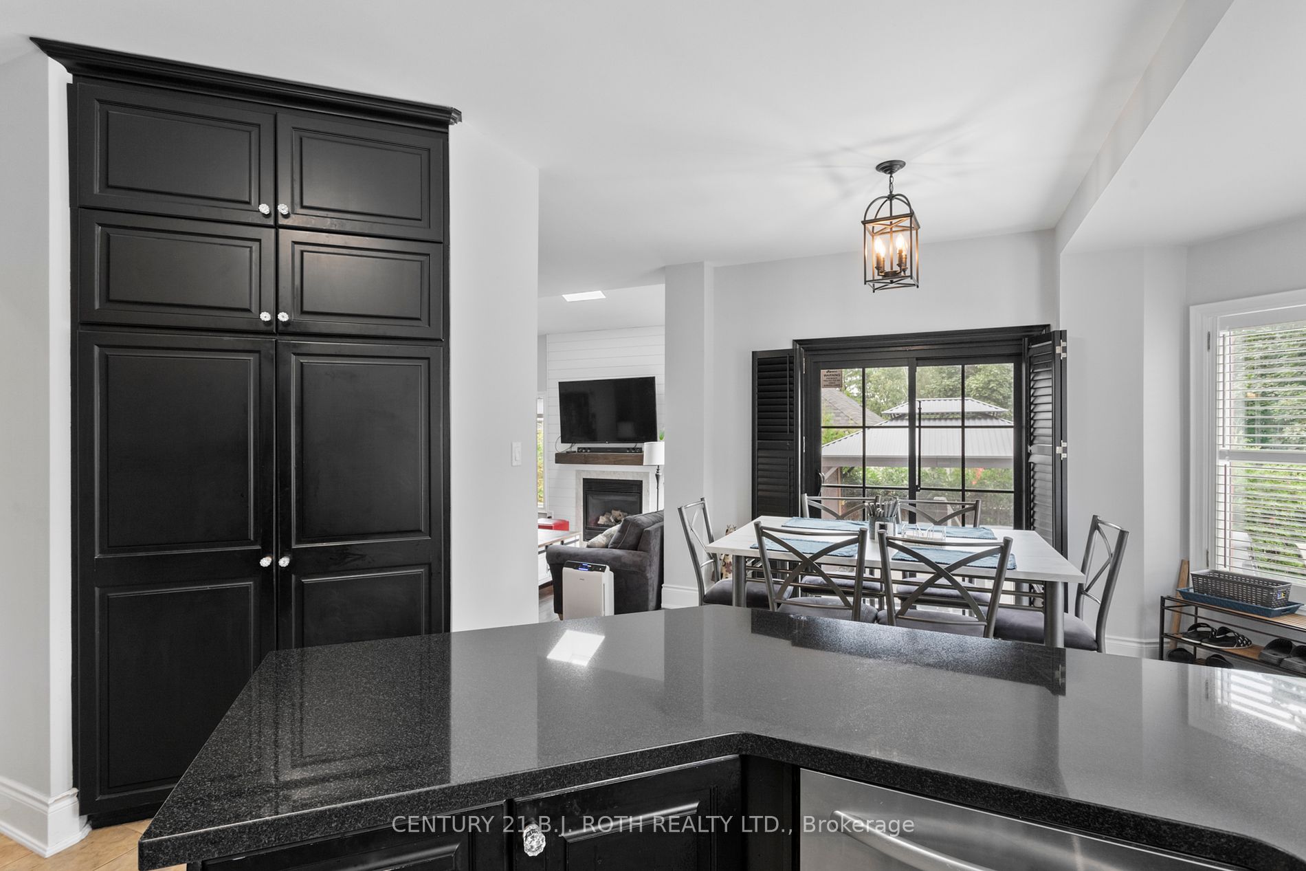673 Chaleur Pl