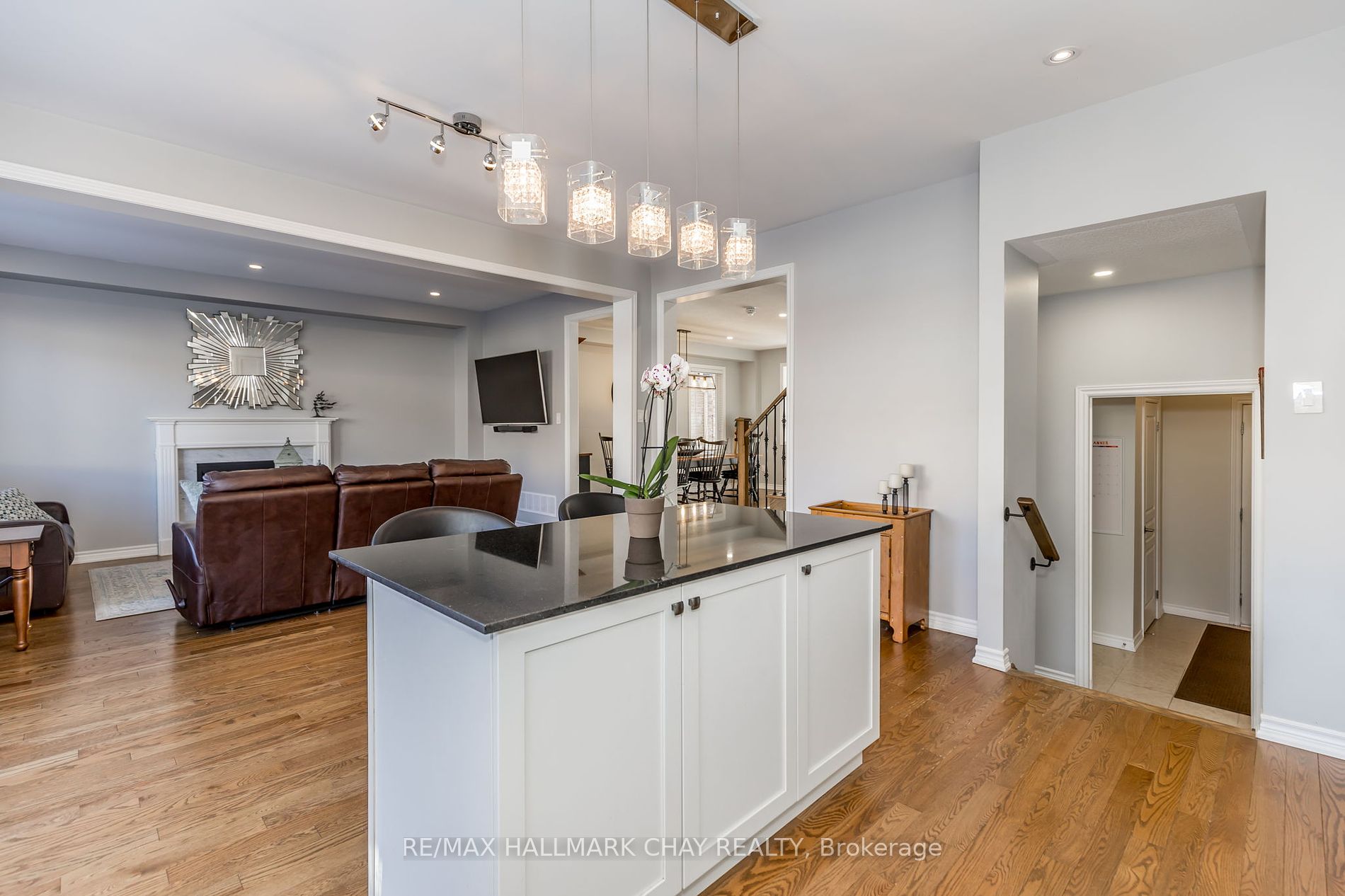 24 Gunning Crescent E