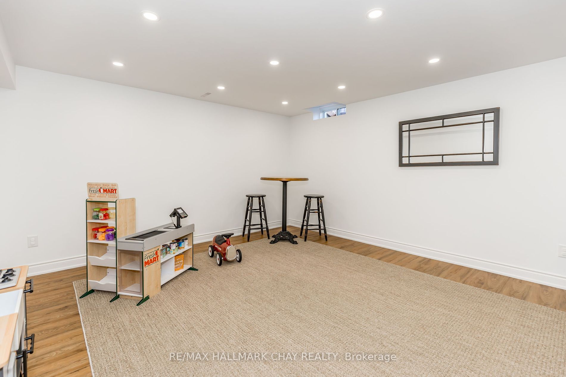 24 Gunning Crescent E