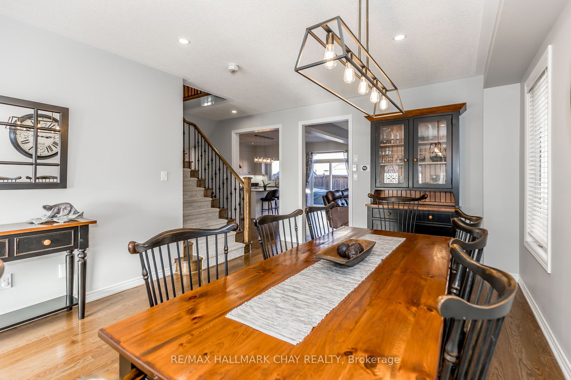 24 Gunning Crescent E