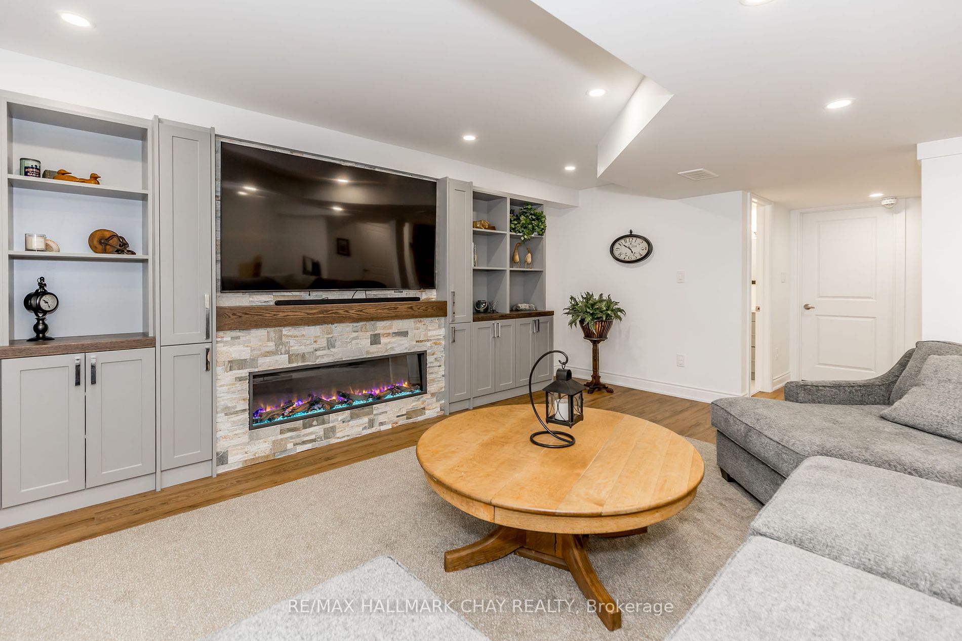 24 Gunning Crescent E