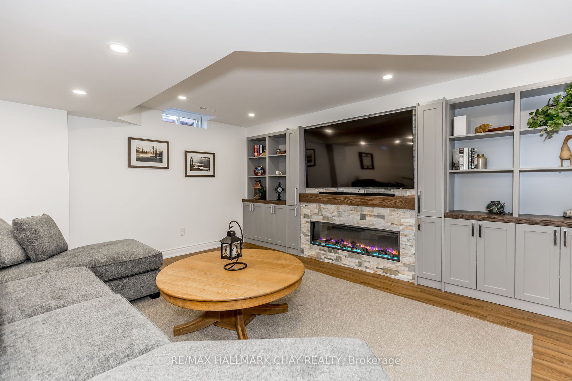 24 Gunning Crescent E