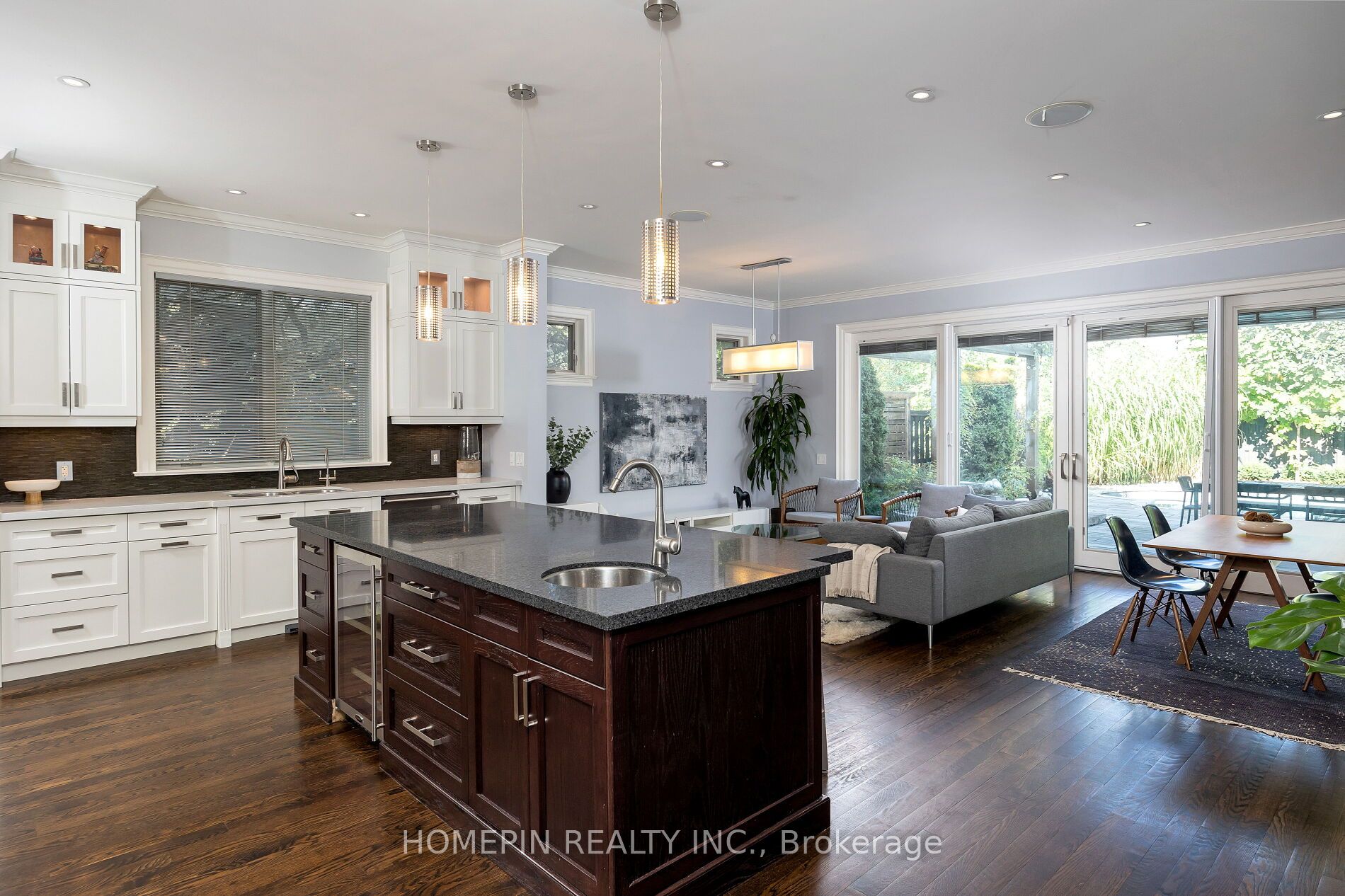 5 Callahan Rd