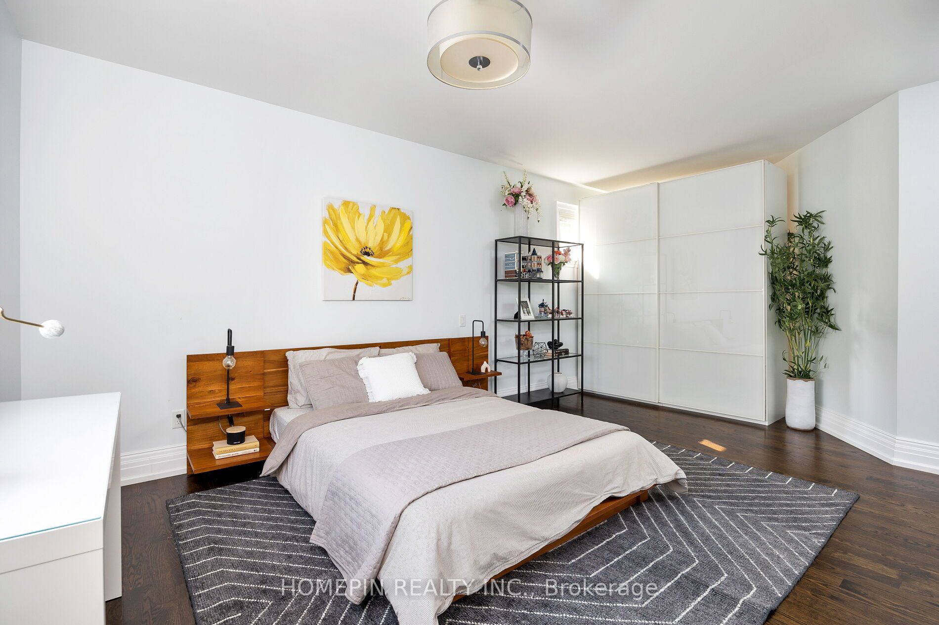 5 Callahan Rd
