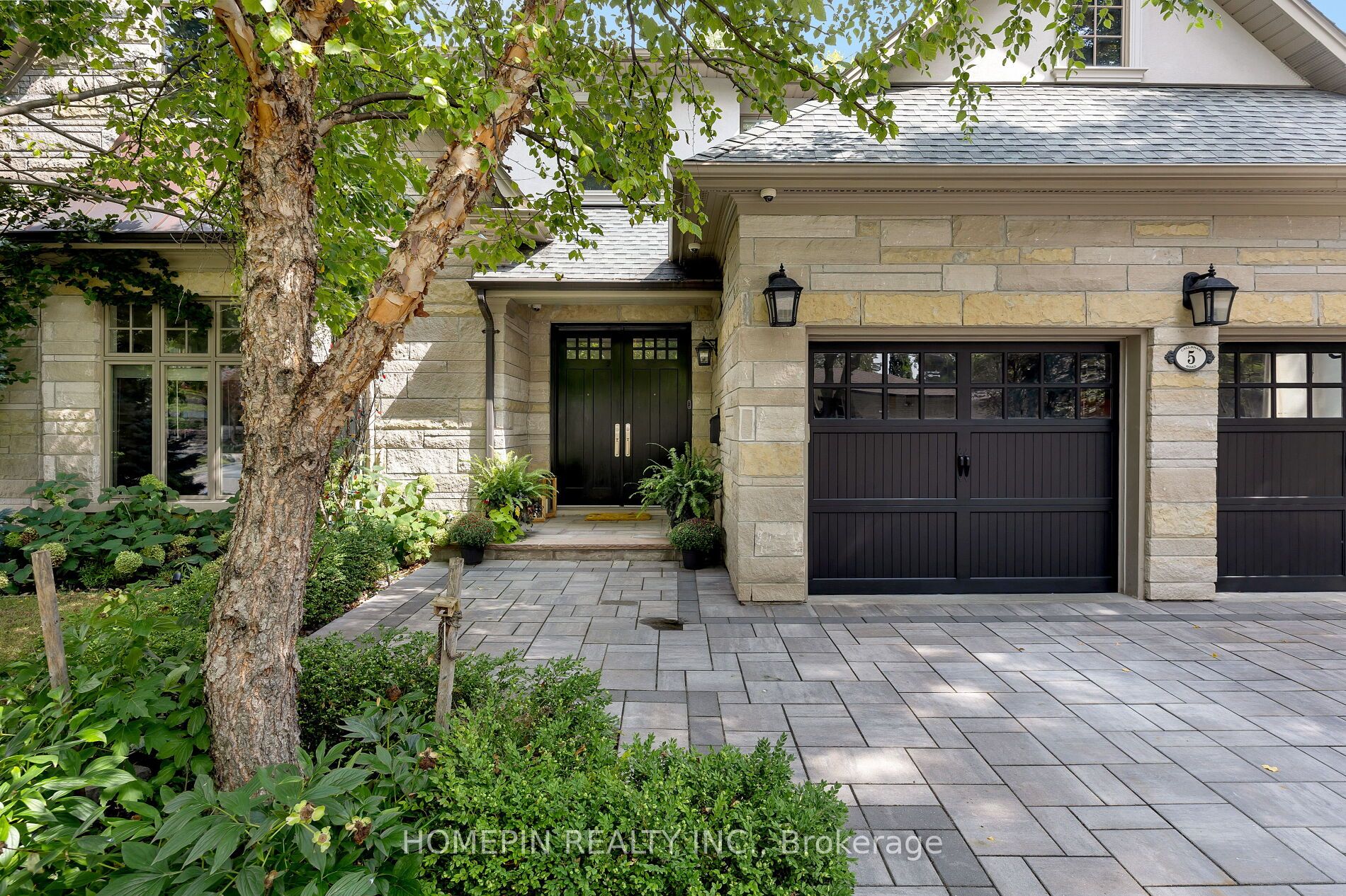 5 Callahan Rd