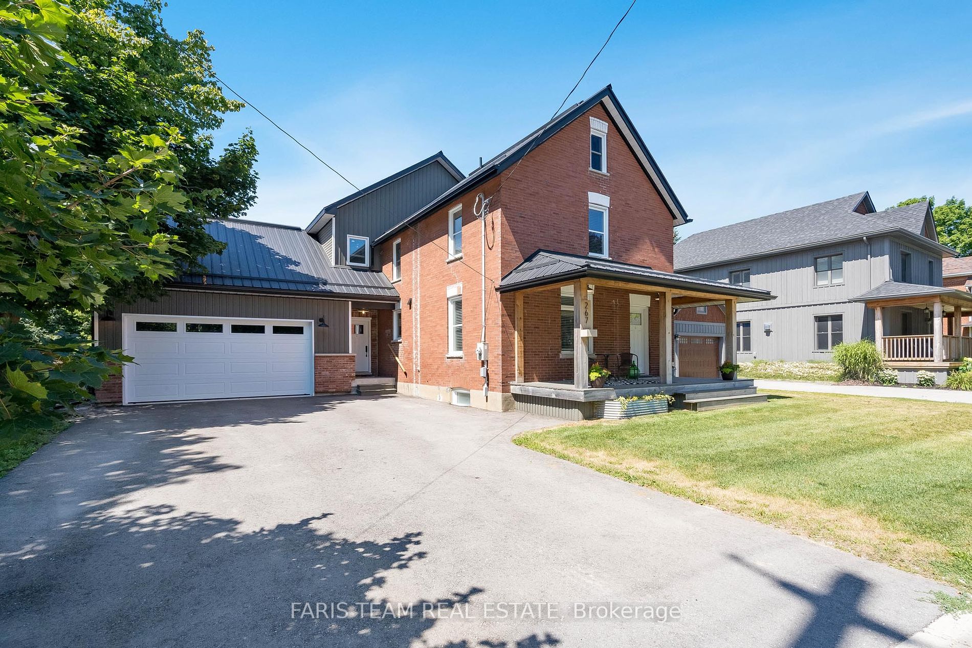 267 Barrie St