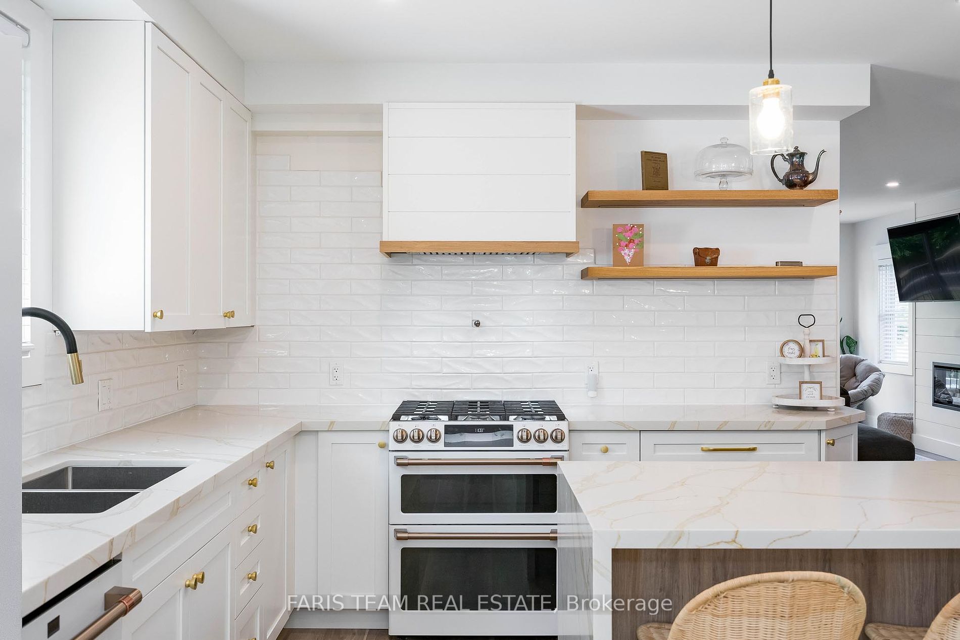 267 Barrie St