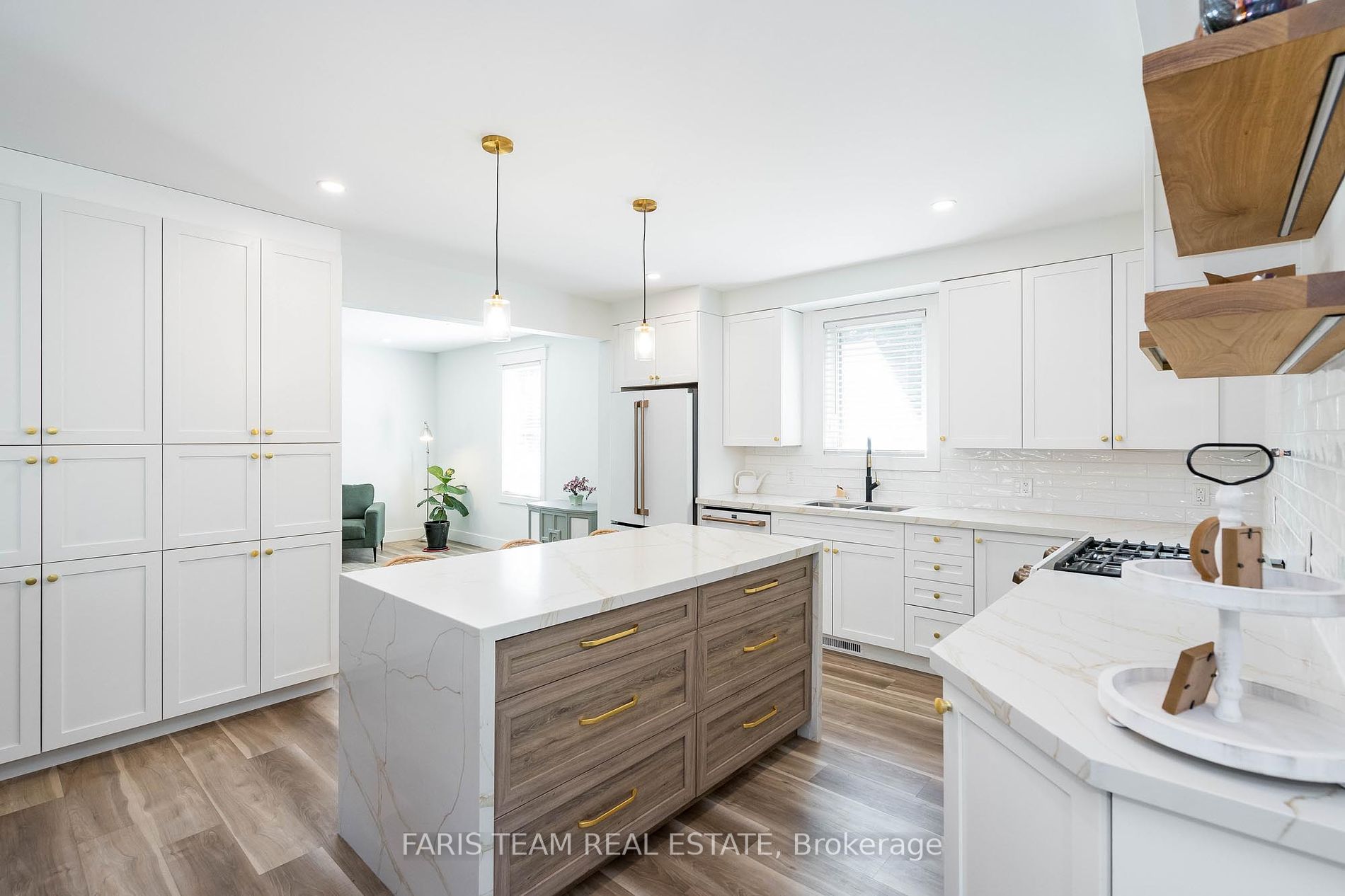 267 Barrie St