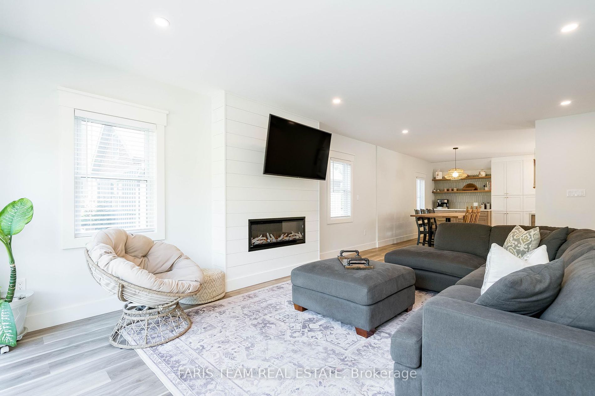 267 Barrie St