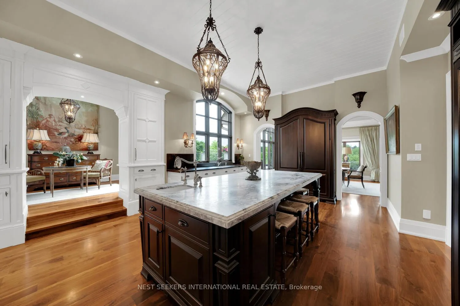 111 Manitou Dr