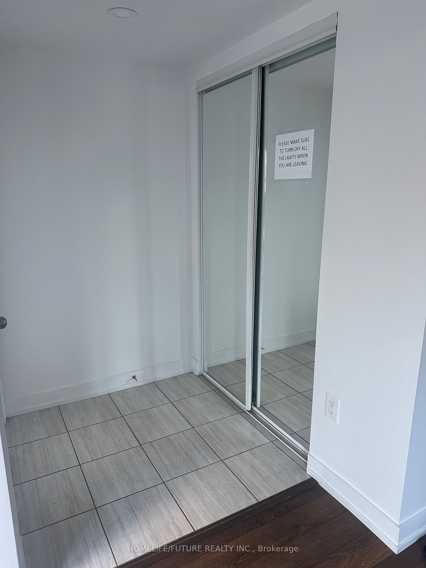 20 Westmeath Lane, #2327