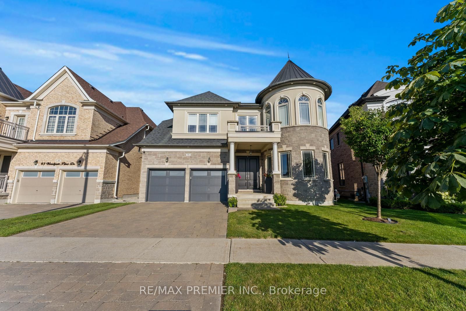 91 Woodgate Pines Drive