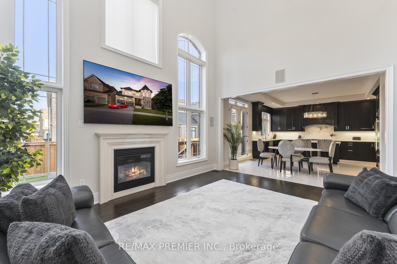 91 Woodgate Pines Drive