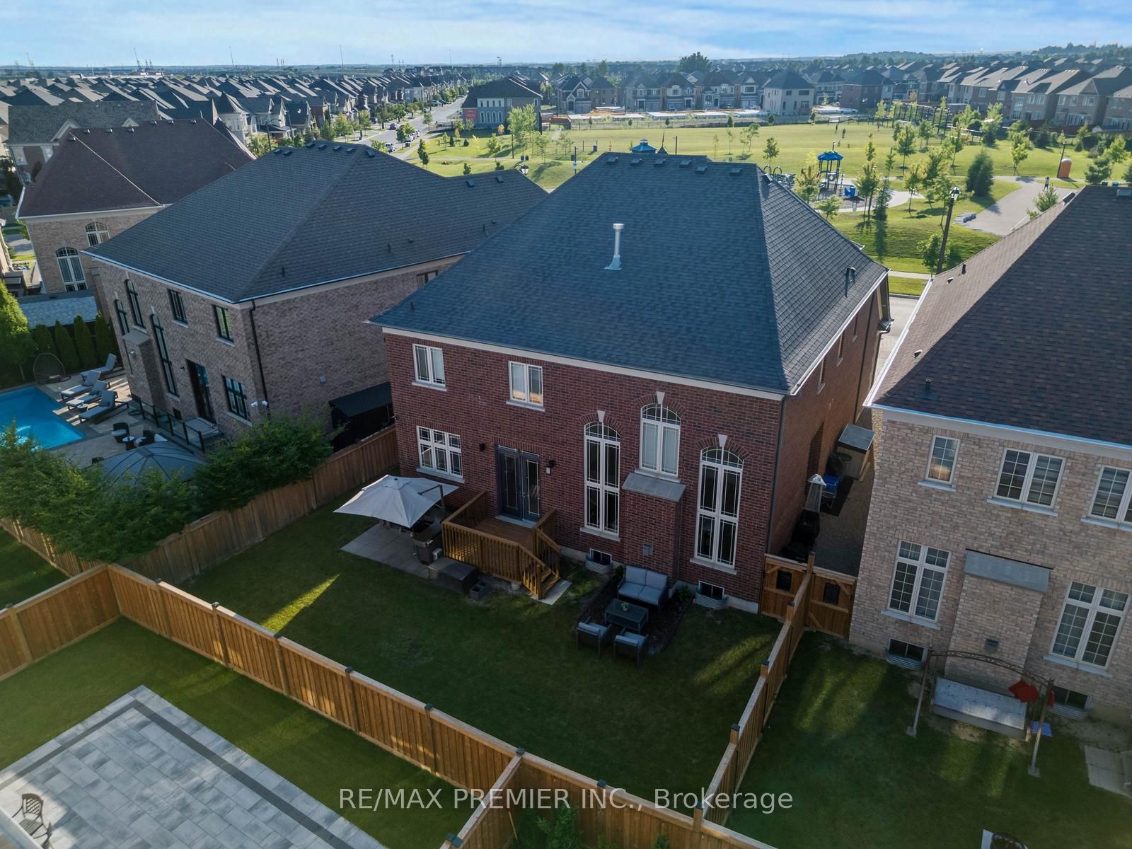 91 Woodgate Pines Drive