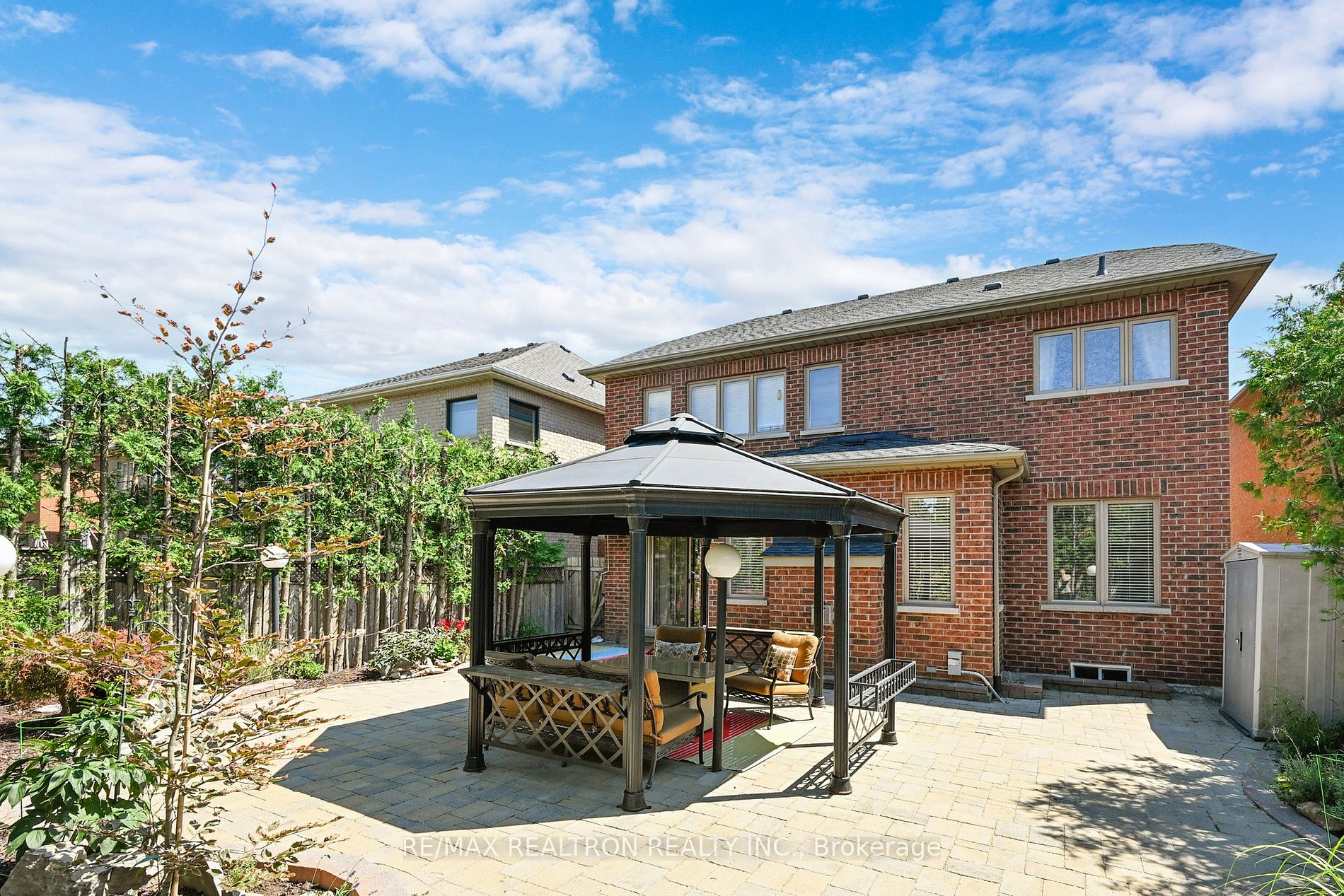 67 Sagecrest Cres