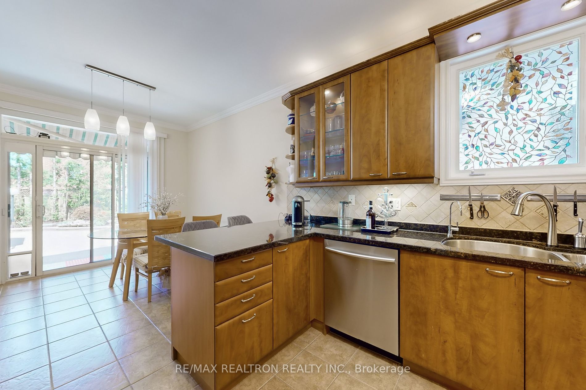 67 Sagecrest Cres