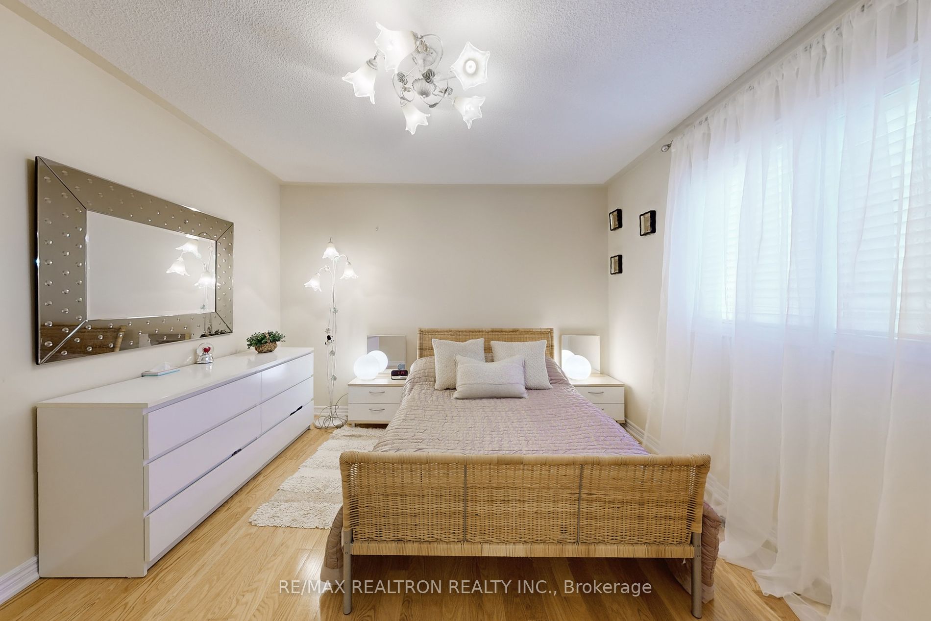 67 Sagecrest Cres