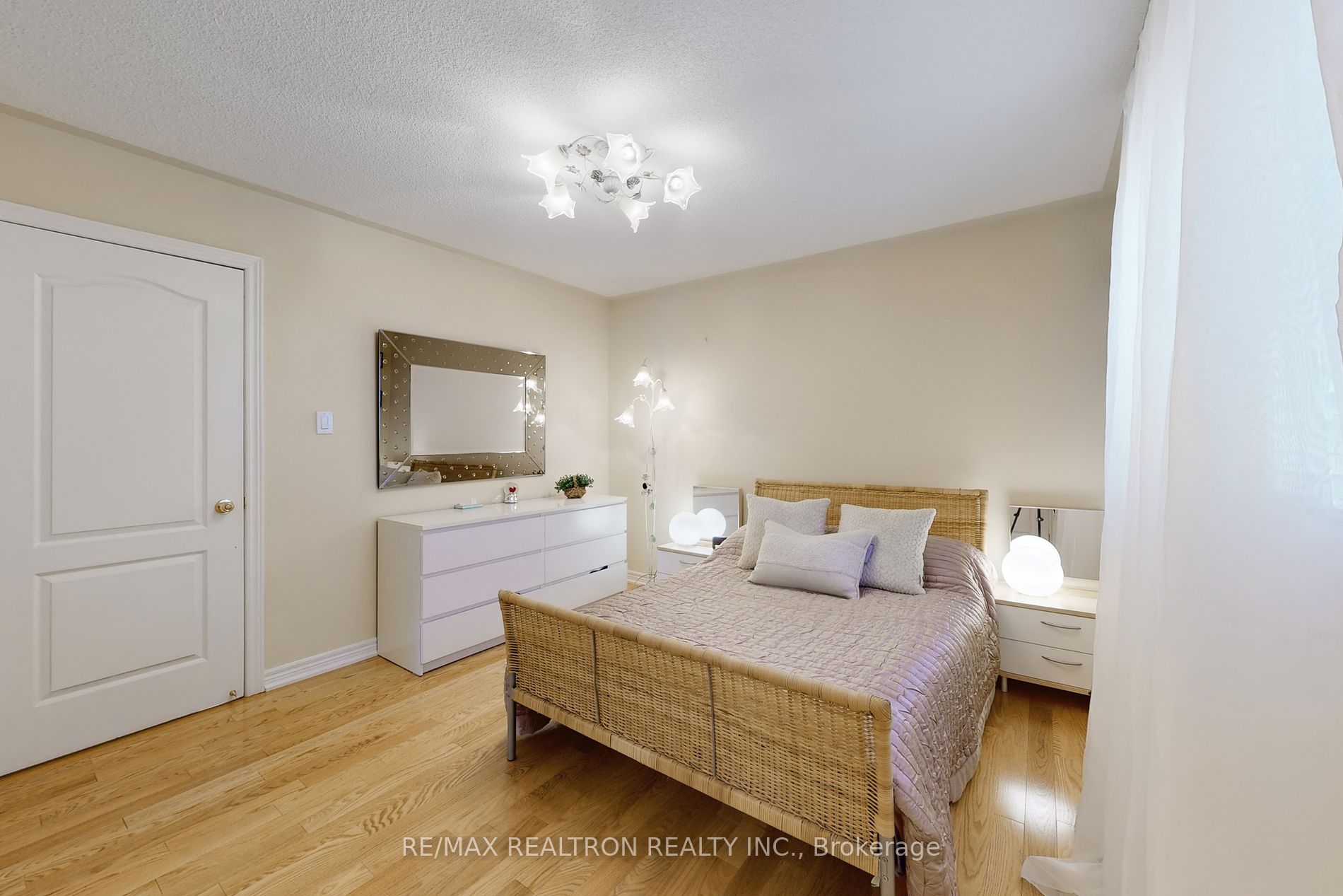 67 Sagecrest Cres