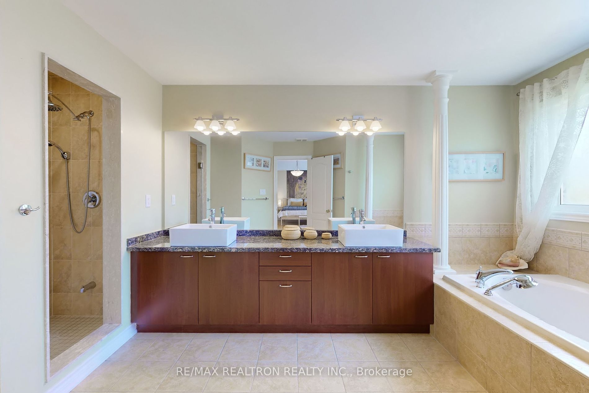 67 Sagecrest Cres