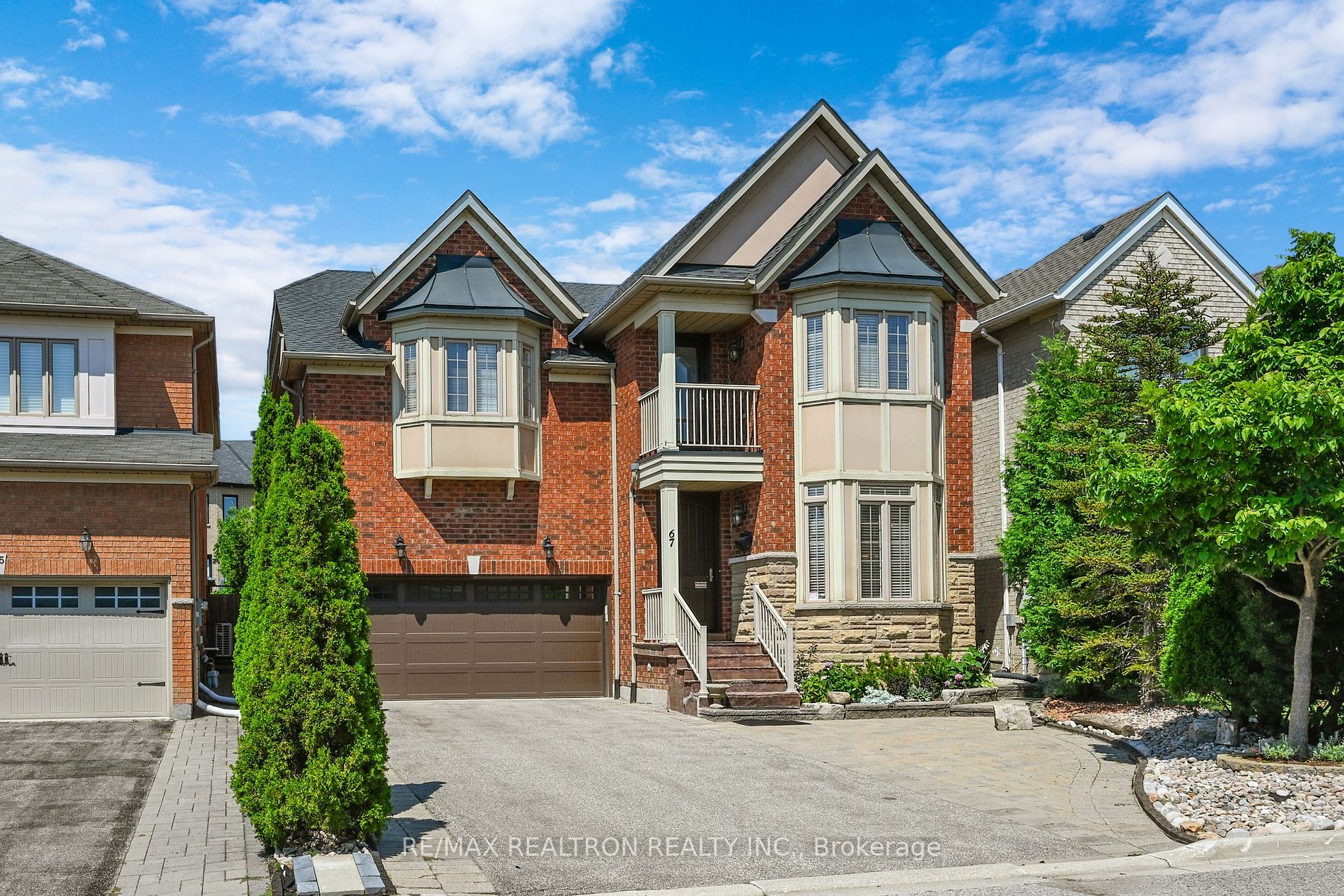 67 Sagecrest Cres