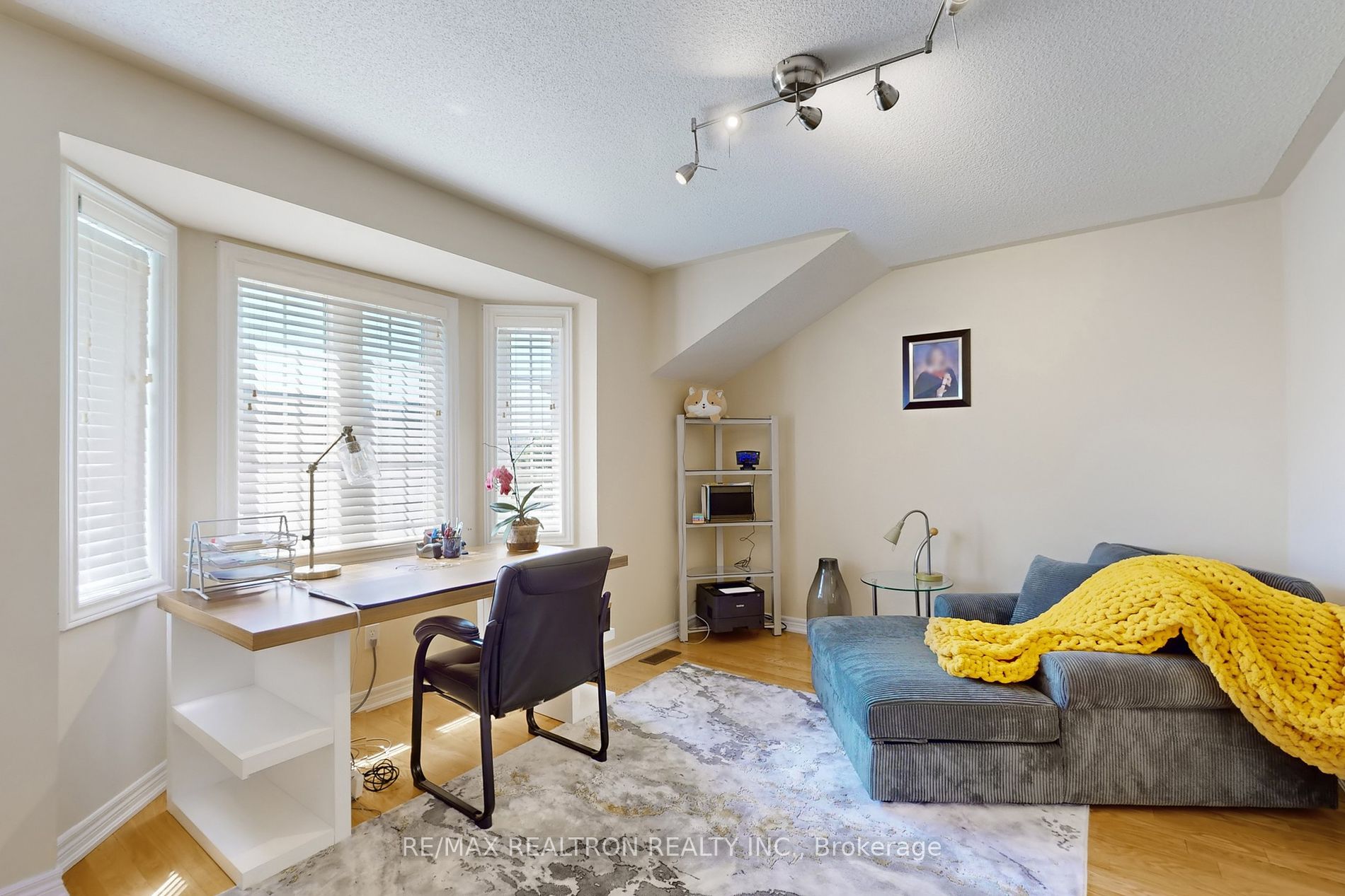 67 Sagecrest Cres