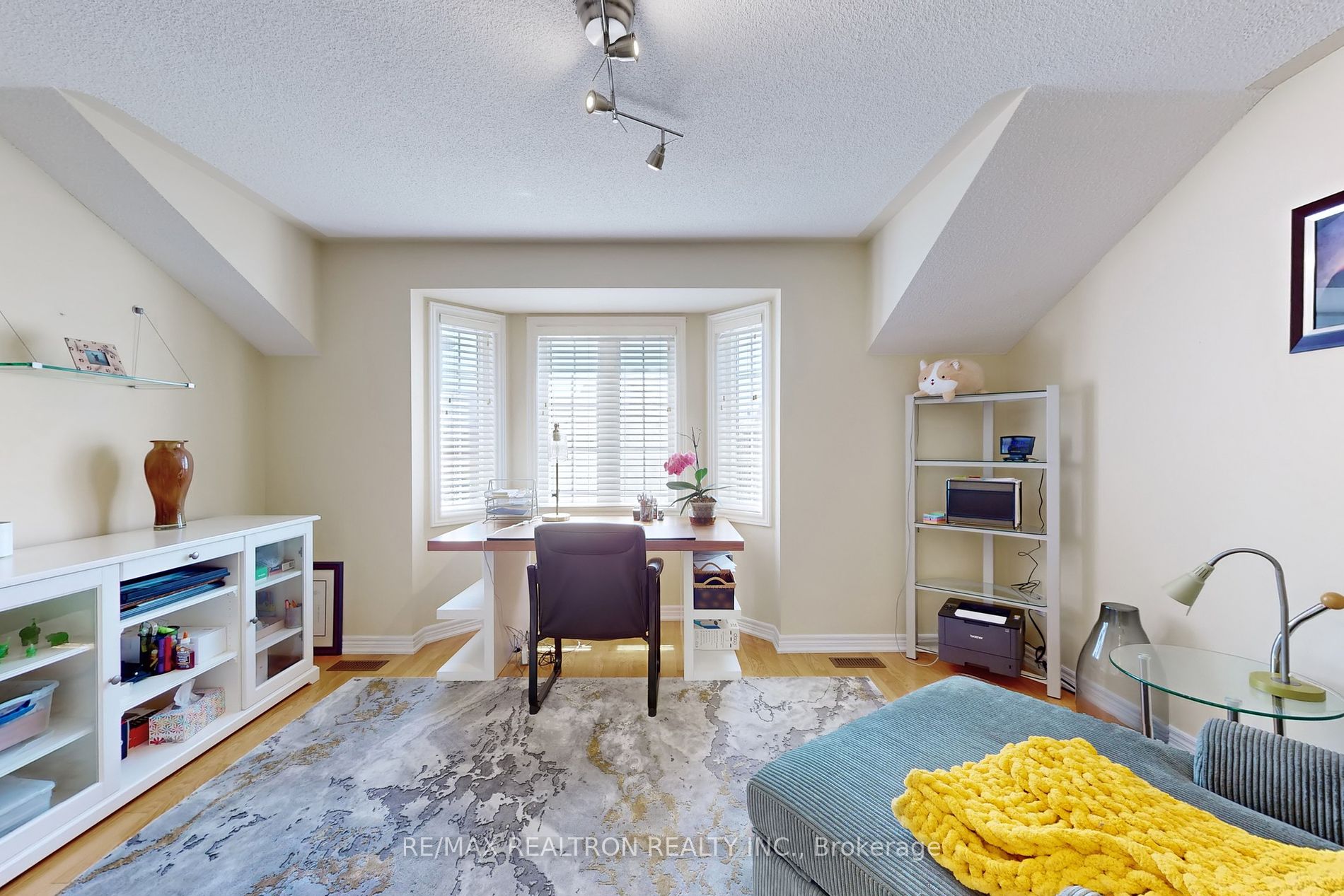 67 Sagecrest Cres