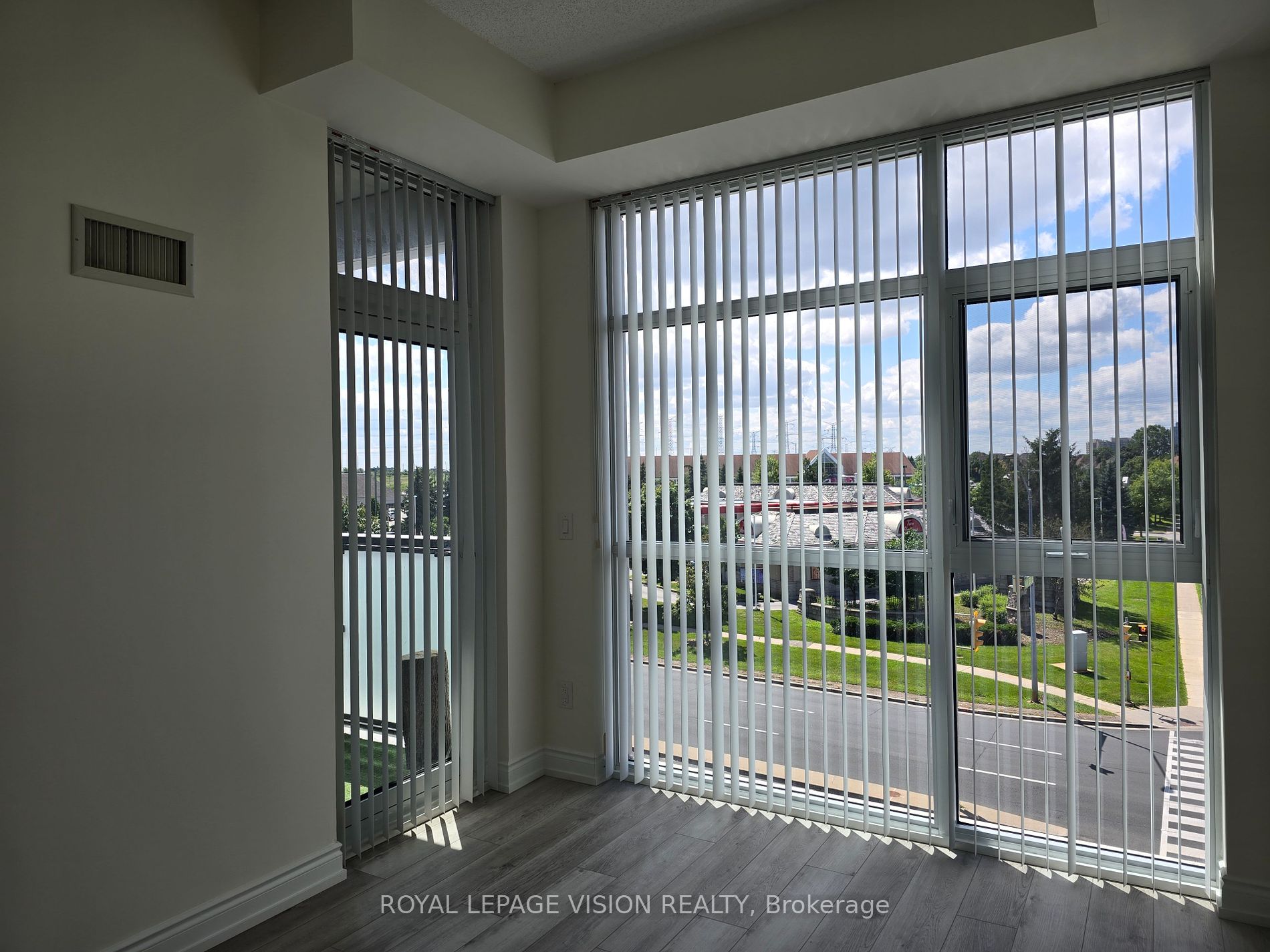 8763 Bayview Ave W, #315